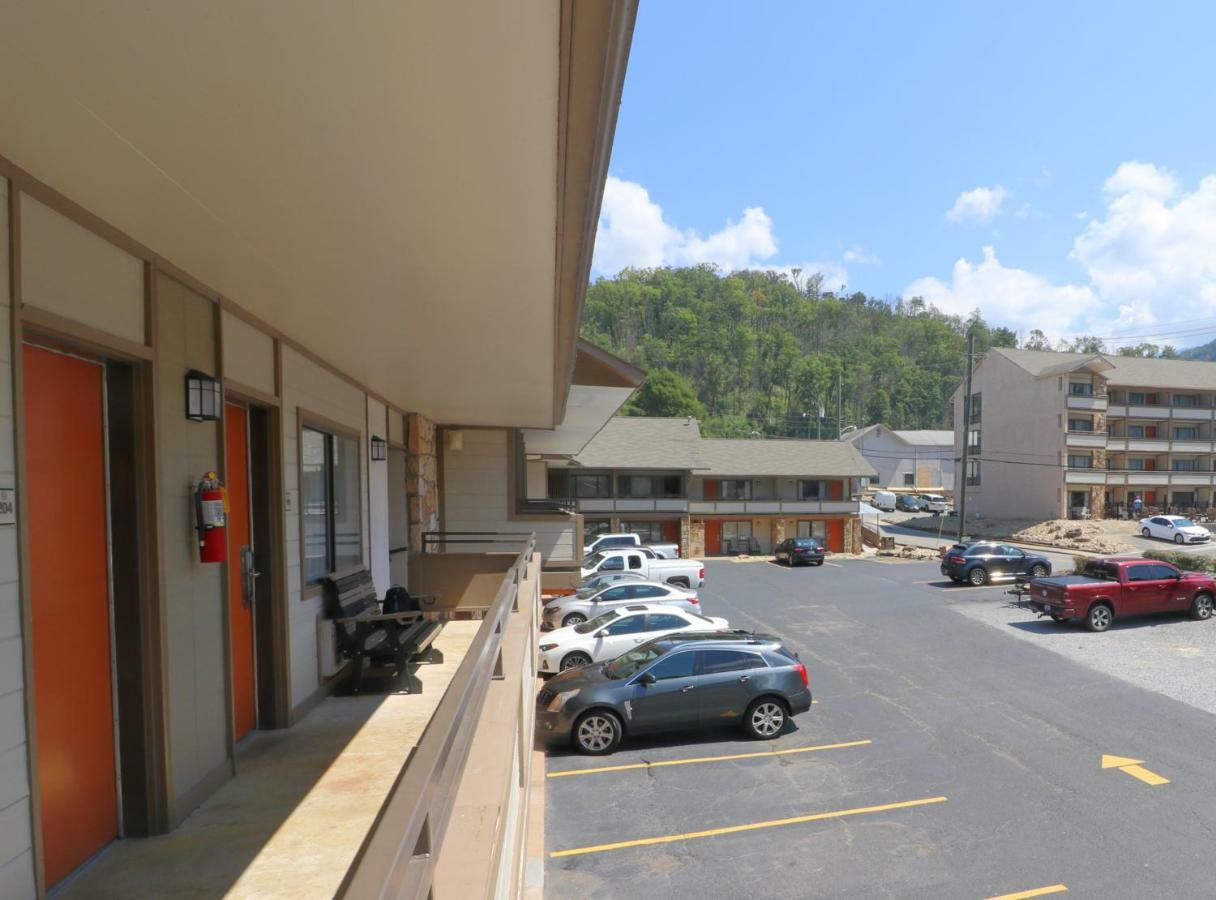 Howard Johnson By Wyndham Downtown Gatlinburg Exterior foto